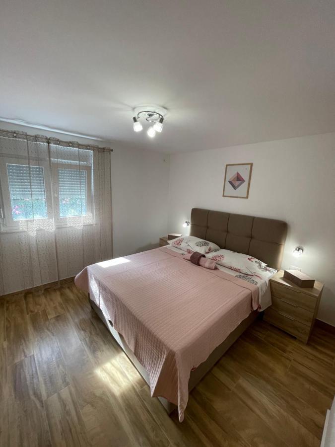 Ivan I Matej Apartments Blace Eksteriør bilde