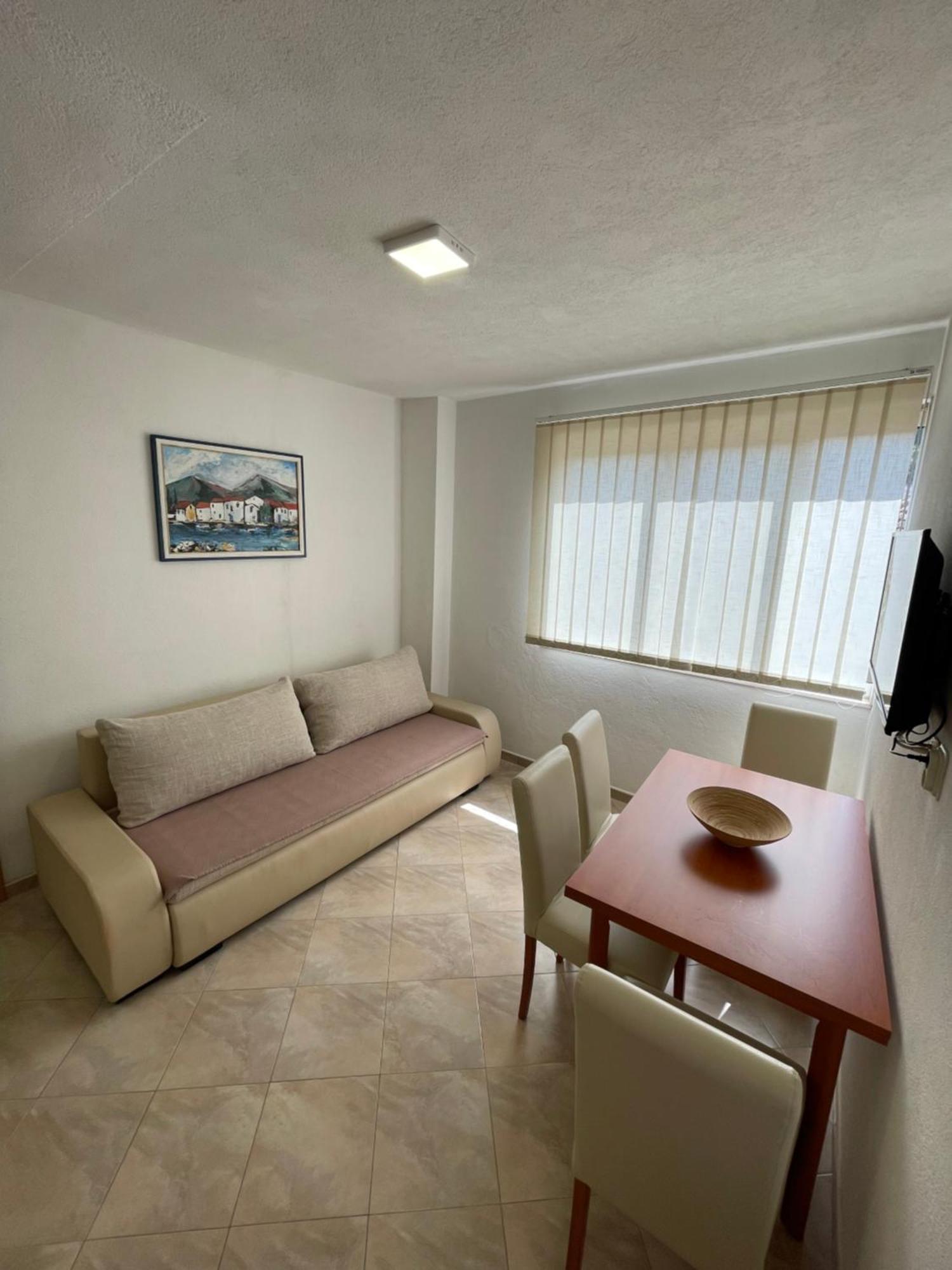 Ivan I Matej Apartments Blace Eksteriør bilde